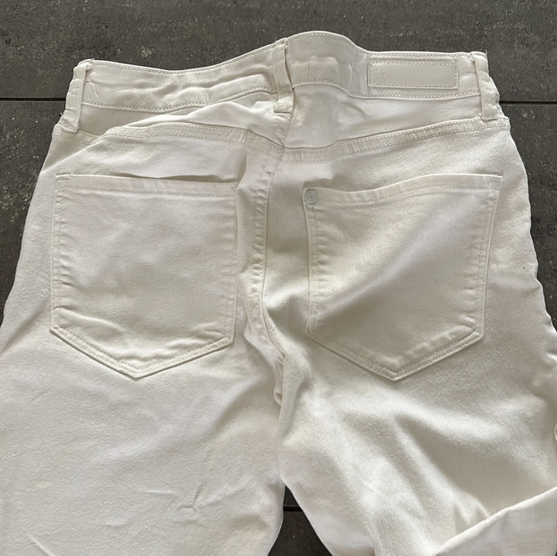 Vita skinny jeans från &Denim - 2