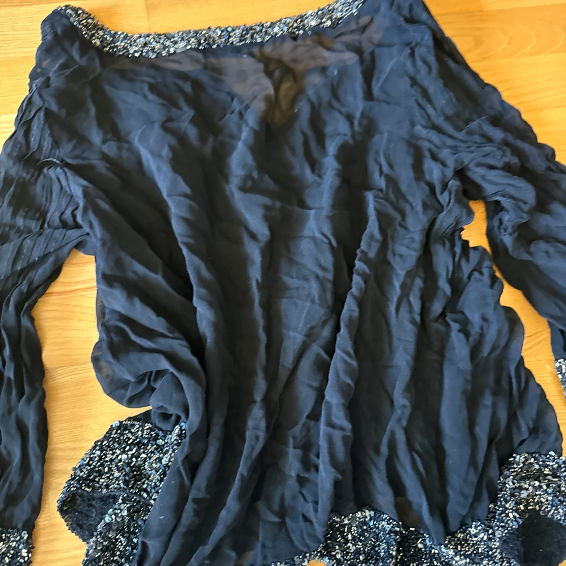 blus med paljetter  - 3