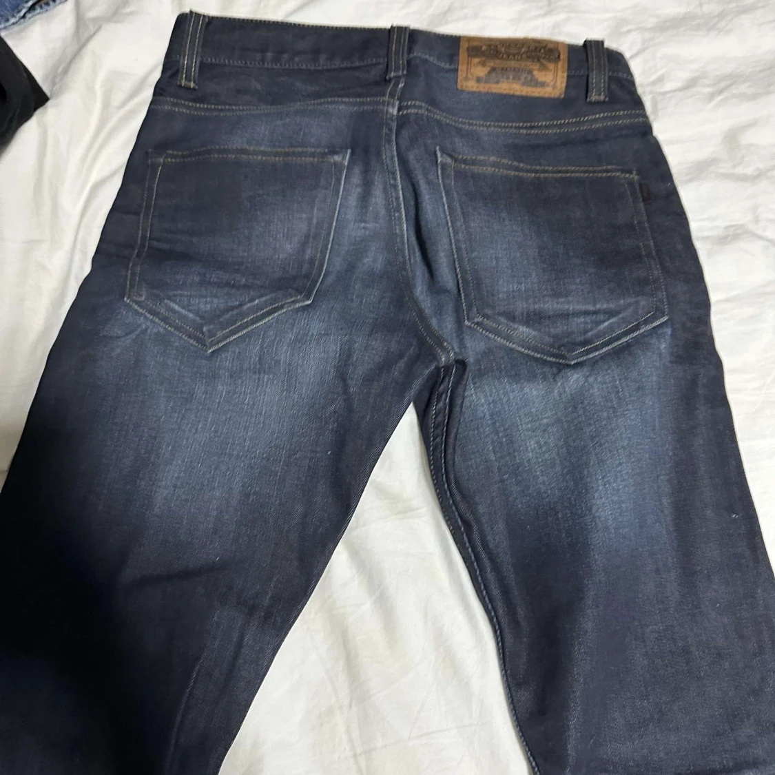 Mörkblå jeans från Crocker - 1