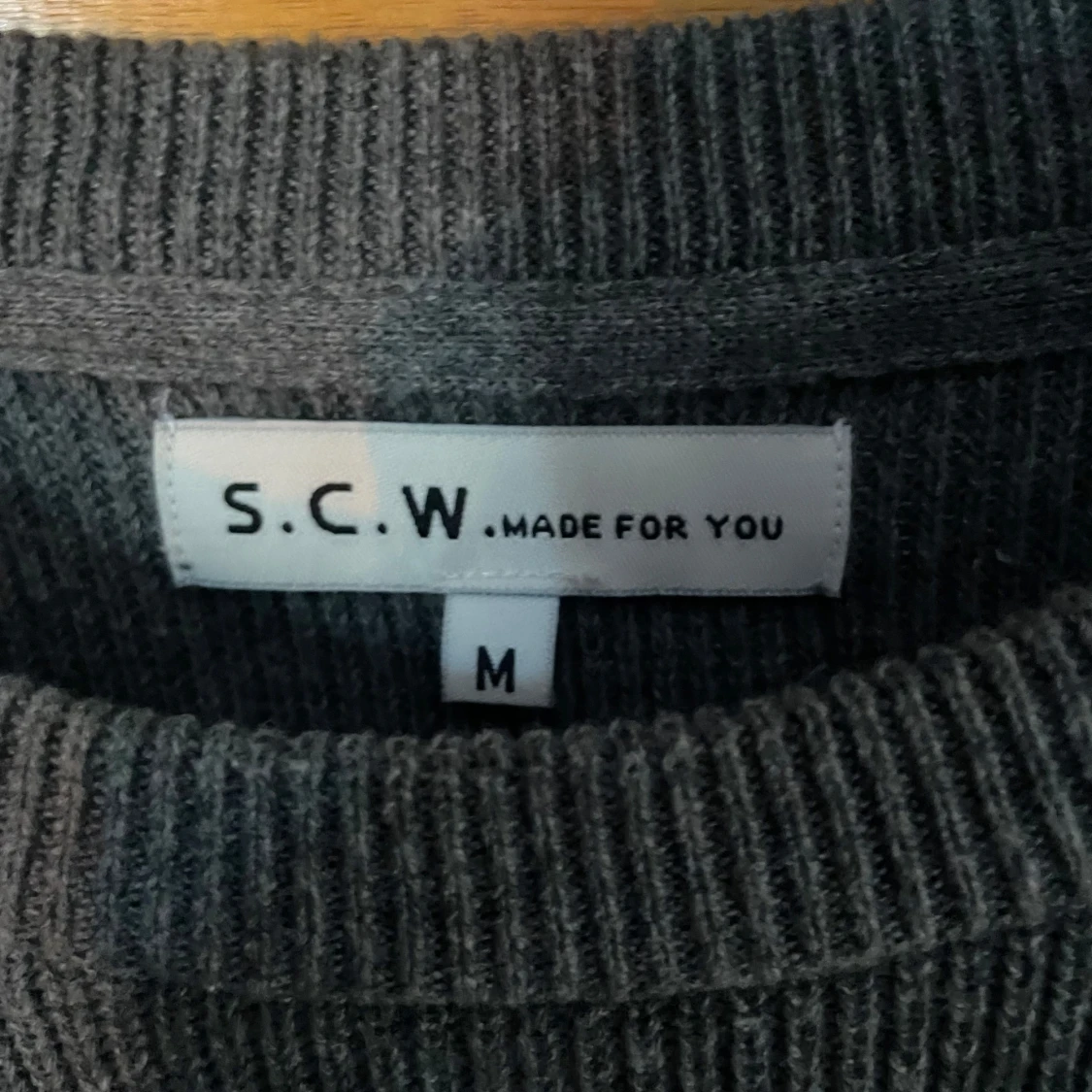 Grå tröja från S.C.W. - 3