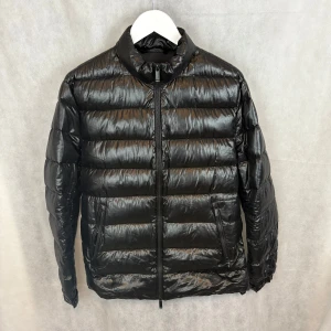 Massimo dutti dunjacka  - Fint skick! Modellen är 185 och bär M