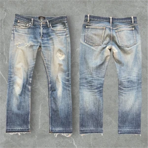 Blå jeans från A.P.C. - Snygga blå jeans från A.P.C med najs fade och wash. 