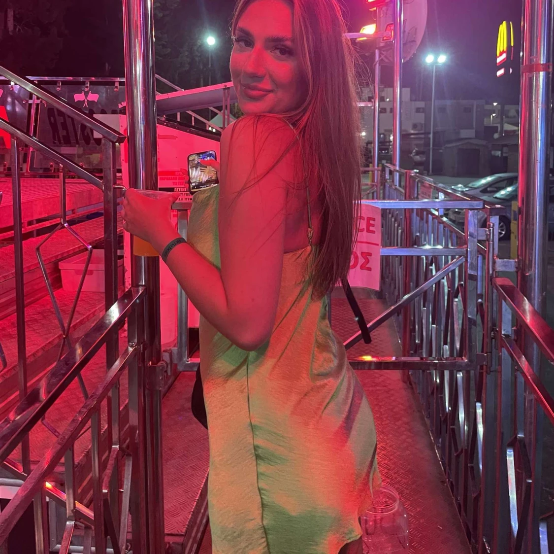 Grön kortklänning från Ginatricot - 1