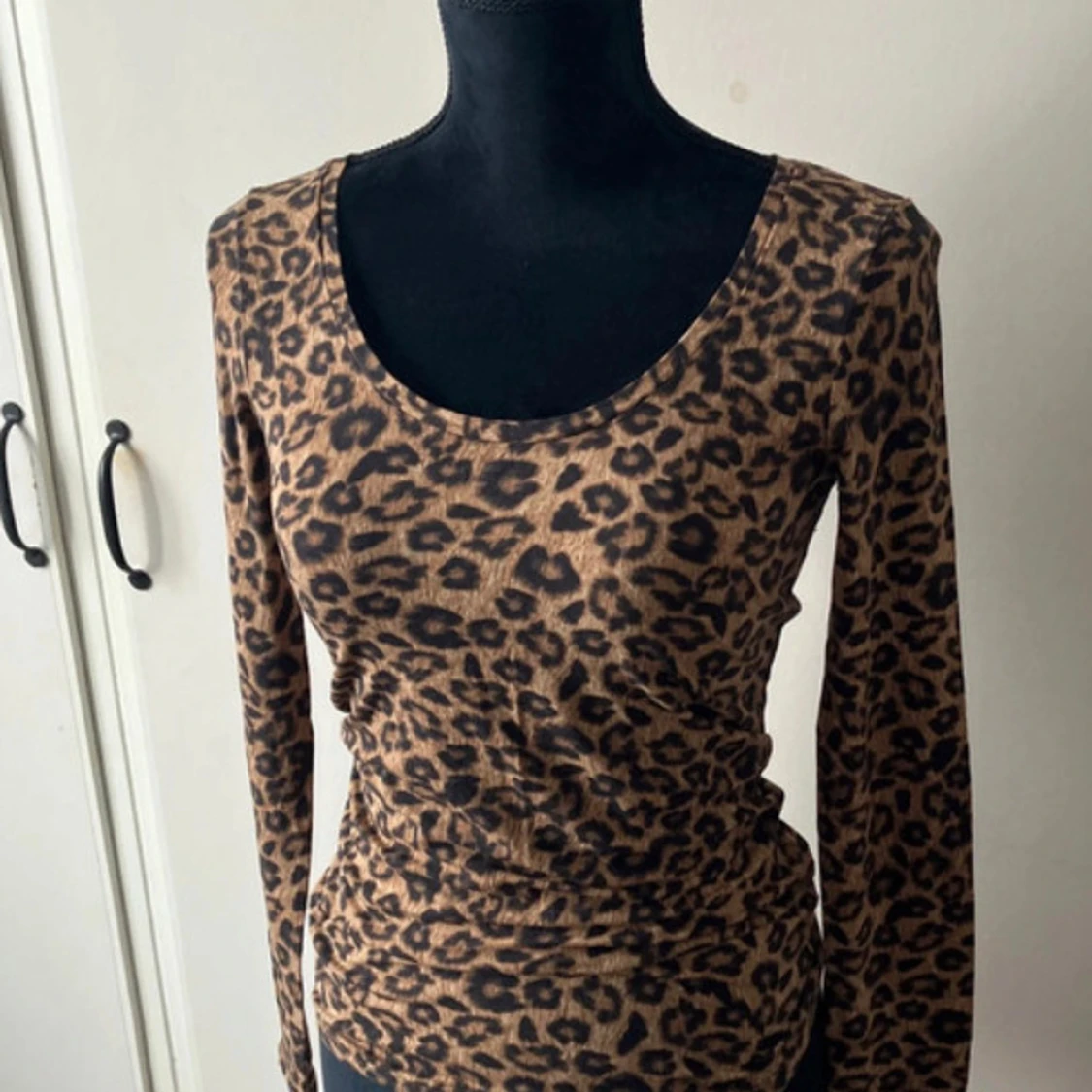 Leopardmönstrad långärmad topp från Tezenis