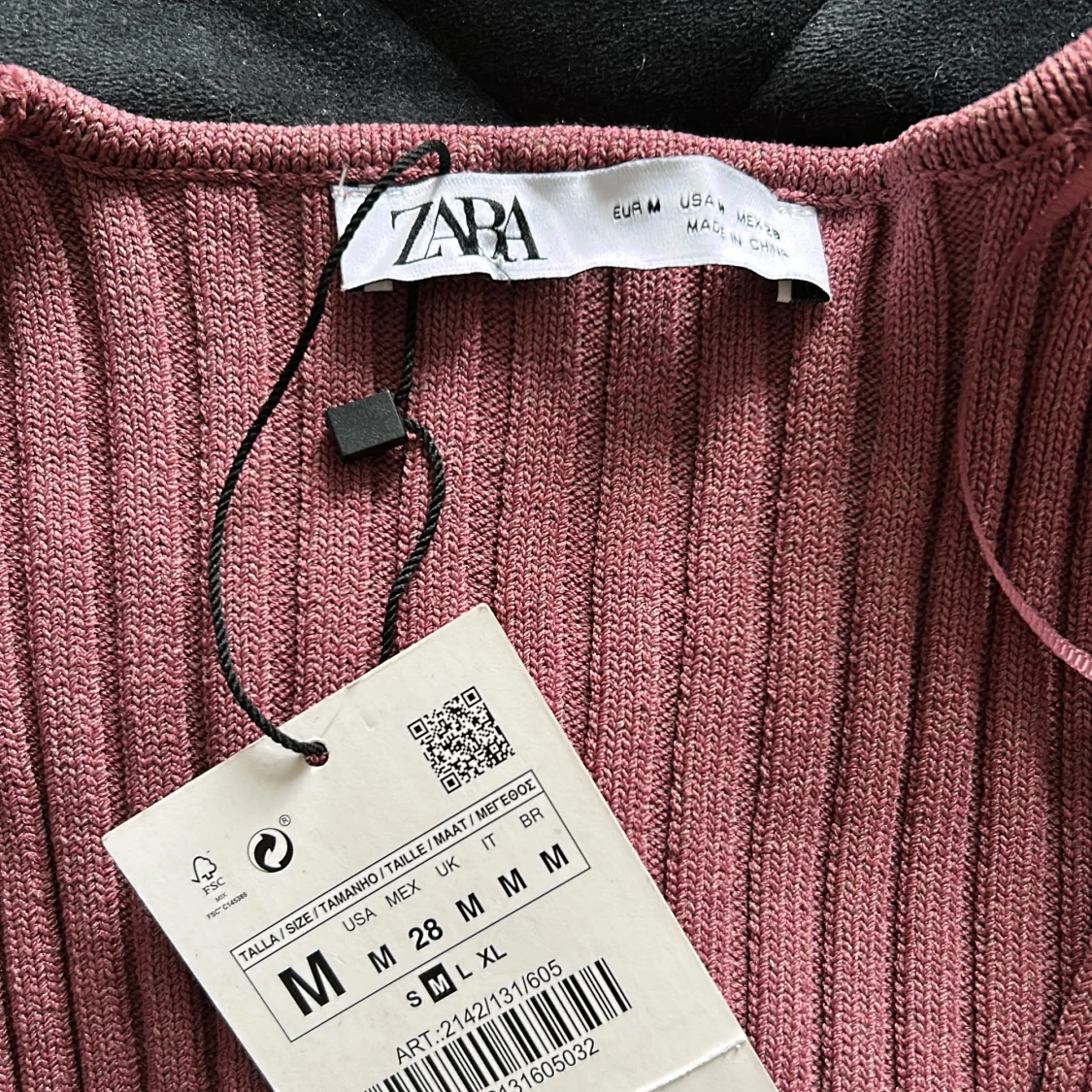 Ribbad vinröd tröja från Zara - 1