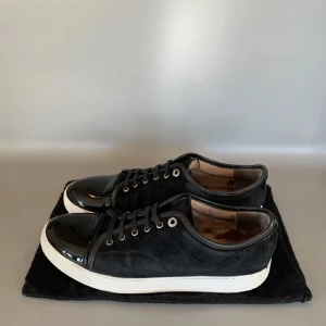 Lanvins cap toe uk10 - Tja, säljer nu ett par riktigt snygga Lanvins, dustbag medföljer, tveka inte att höra av er vid minsta lilla fråga! Först till kvarn! 