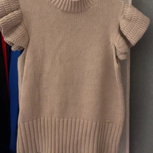 Holly & whyte - Jättefin tröja från Holly & whyte (Lindex) använd några gånger , storlek S, säljer pågrund av att den inte kommer till användning ❤️