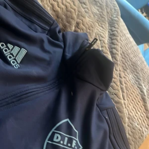 Blå Adidas DIF  - Adidas DIF 