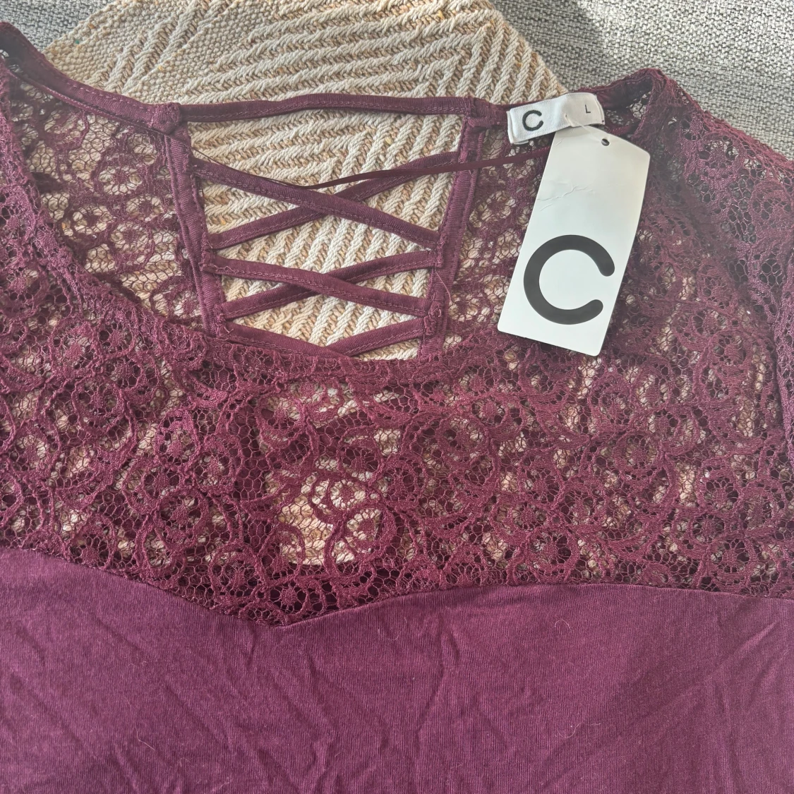 Vinröd spetsblus med snörning, Cubus  - 1