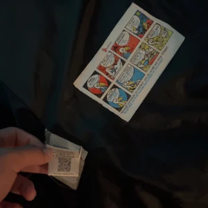 Moncler jacka - Hej jag säljer min moncler jacka använd några gånger.  PRISET GÅR OCH DISKUTERAS!       Kom privat för mer info!