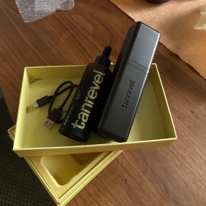 Tan revel PRO spray tan kit - Skickar med färgen dark cool också. Se bild. Förstod mig inte på denna så den är som ny