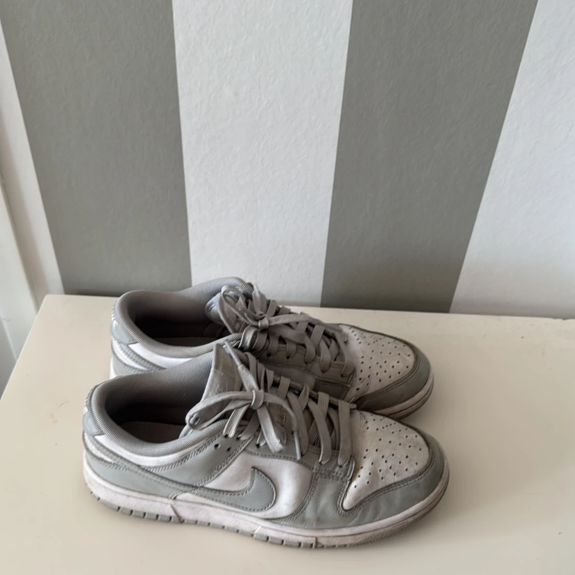 Gråa Nike Dunk sneakers - 1