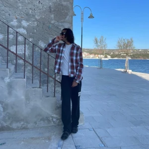 Rutig skjorta i rött och vitt - Intressekoll.