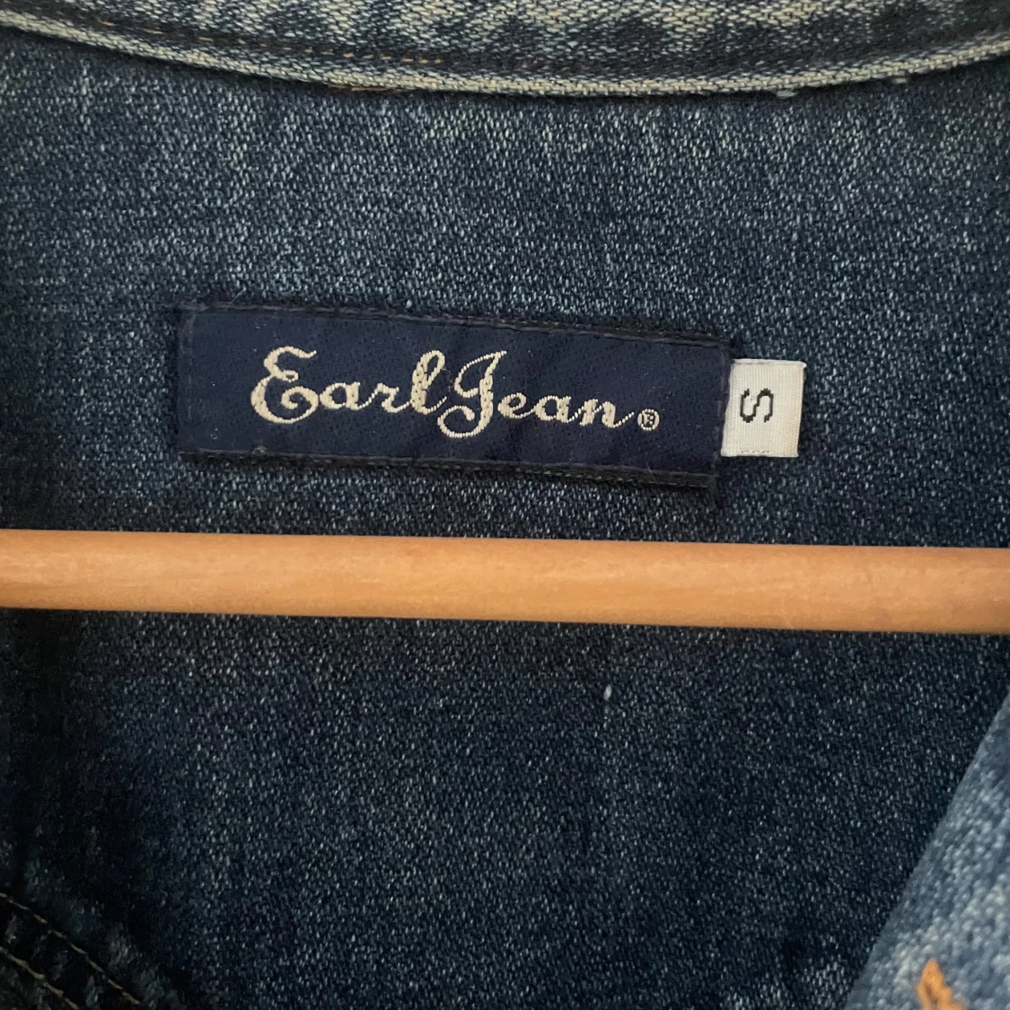 Klassisk blå jeansjacka från Earl Jean - 2