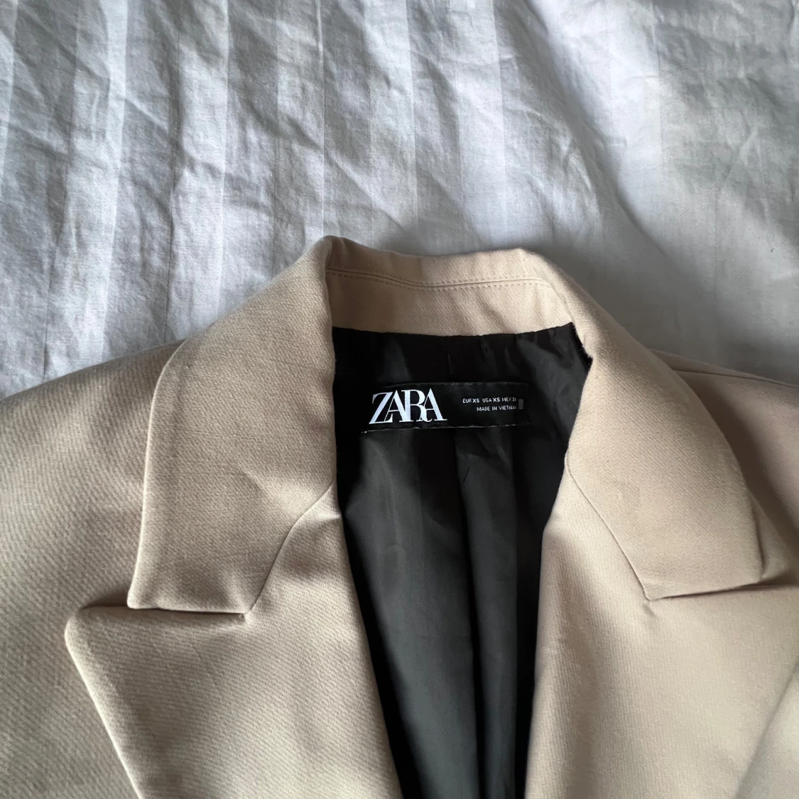 Beige kavaj från Zara - 1