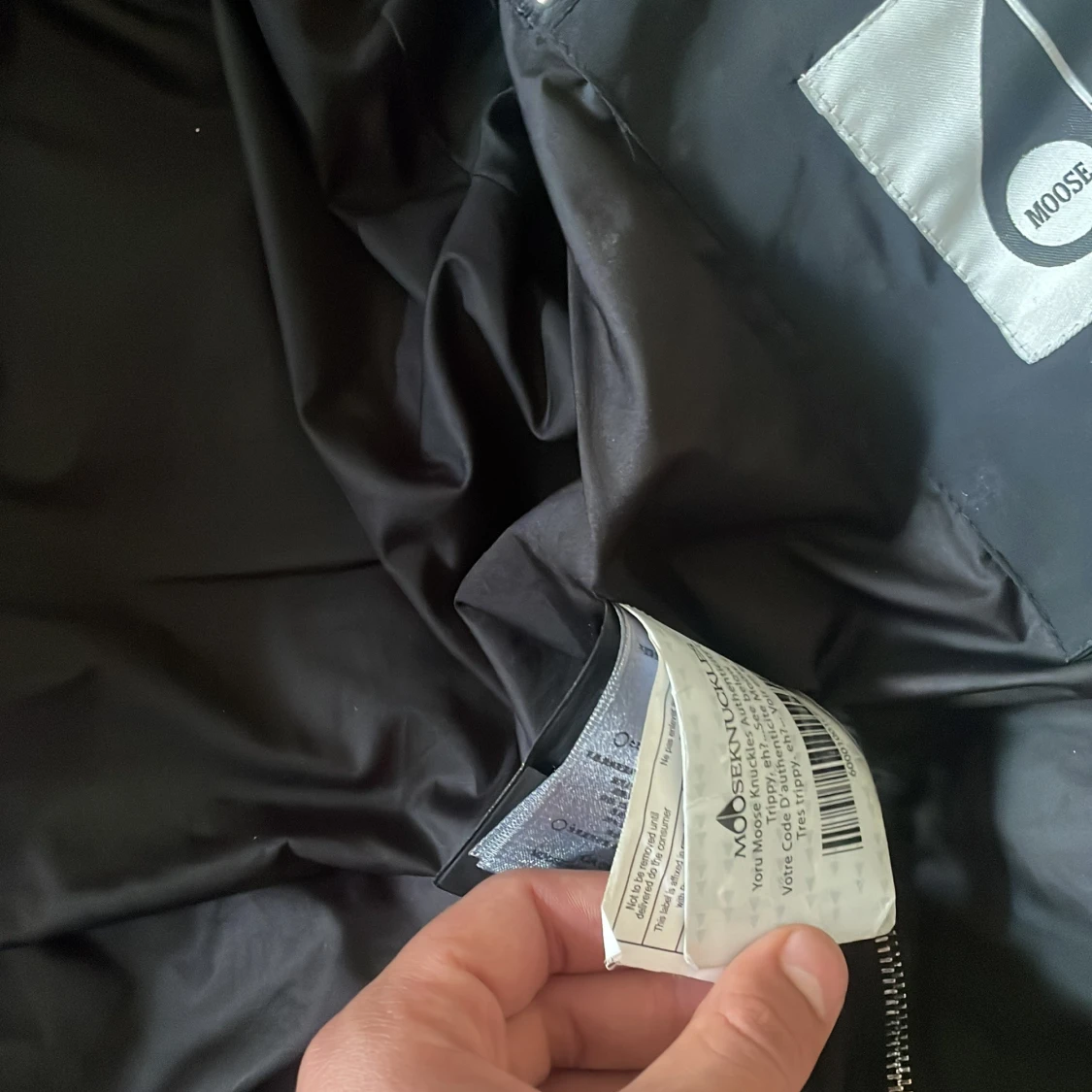 Svart dunjacka med pälskant från Moose Knuckles - 3