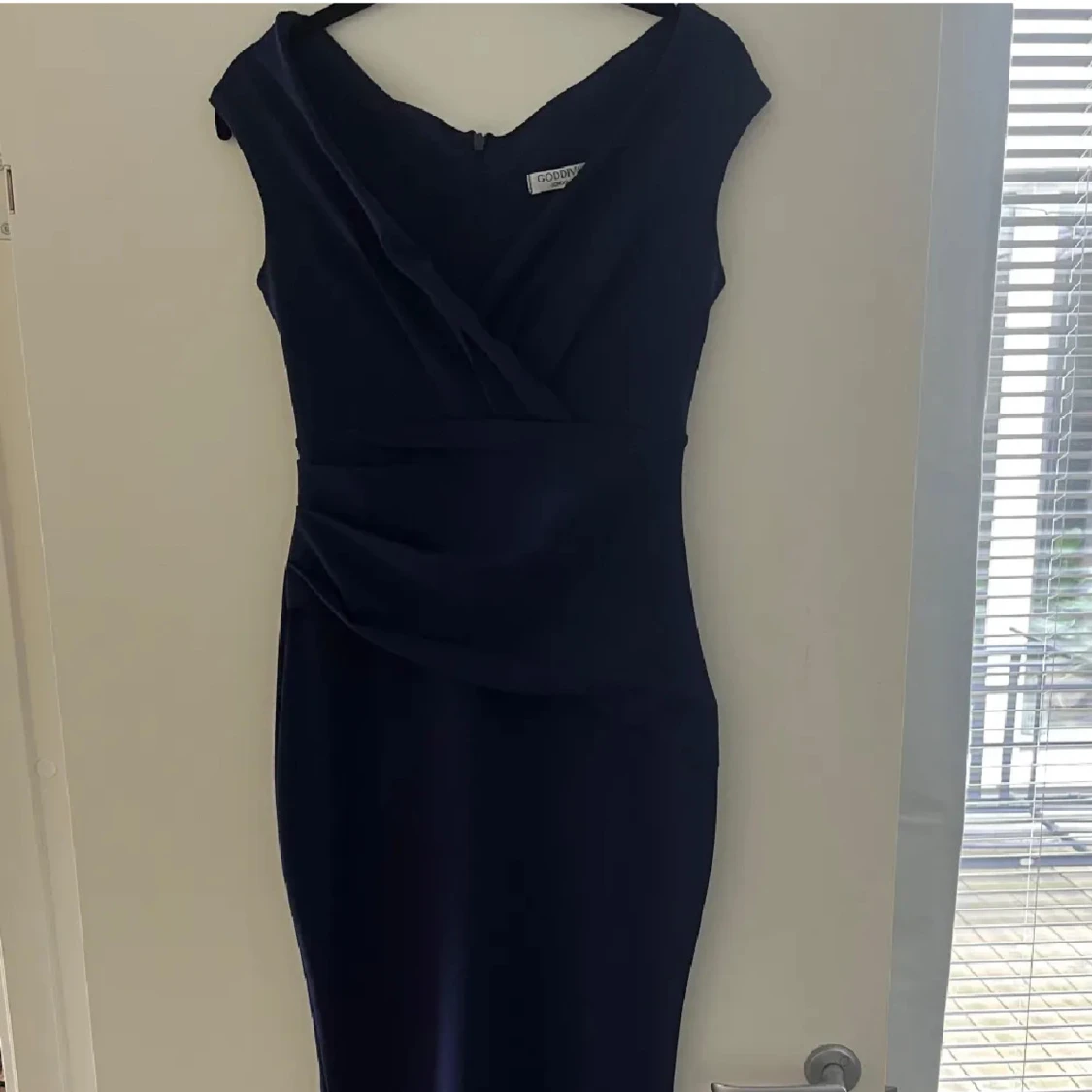 Marinblå långklänning från Bubbleroom - 1