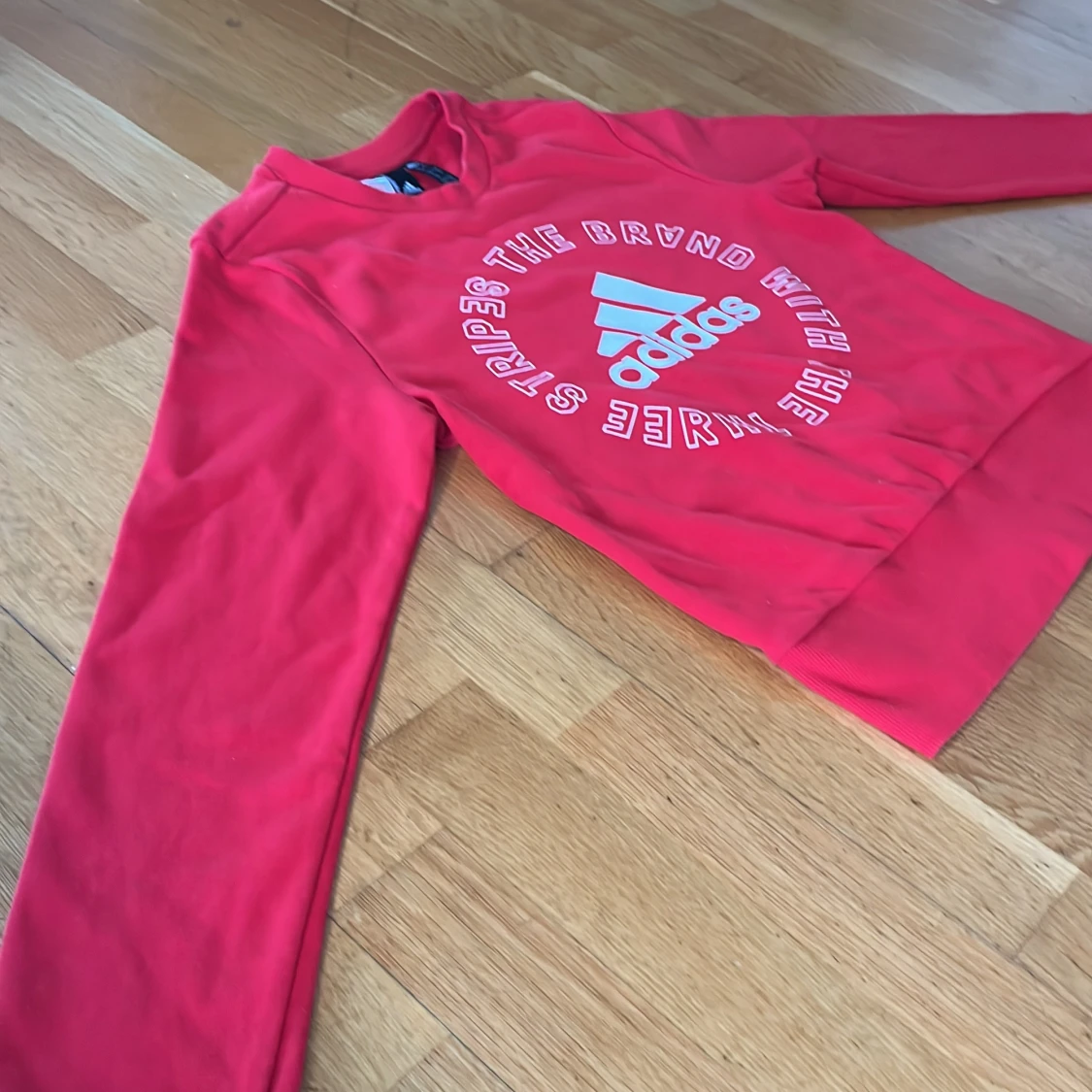 Röd långärmad Adidaströja - 3