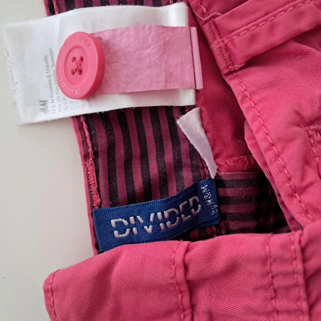 Rosa shorts från Divided, storlek 30 - 4