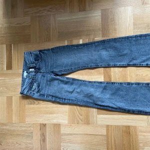 Jeans - Jeans från Gina lågmidjade bootcut