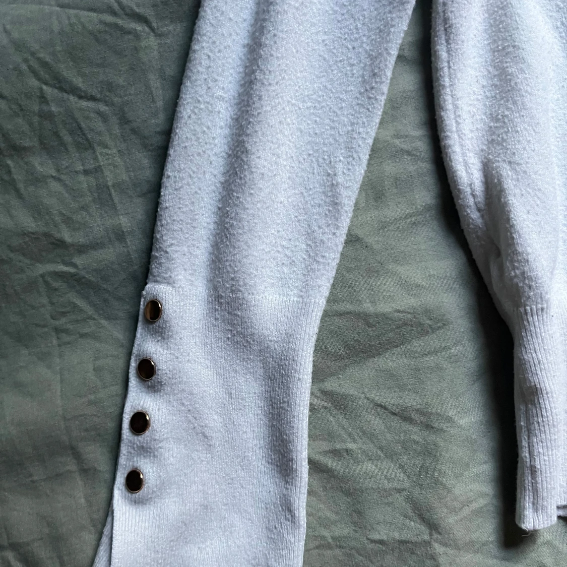 Vit stickad tröja med knappar från Zara - 1