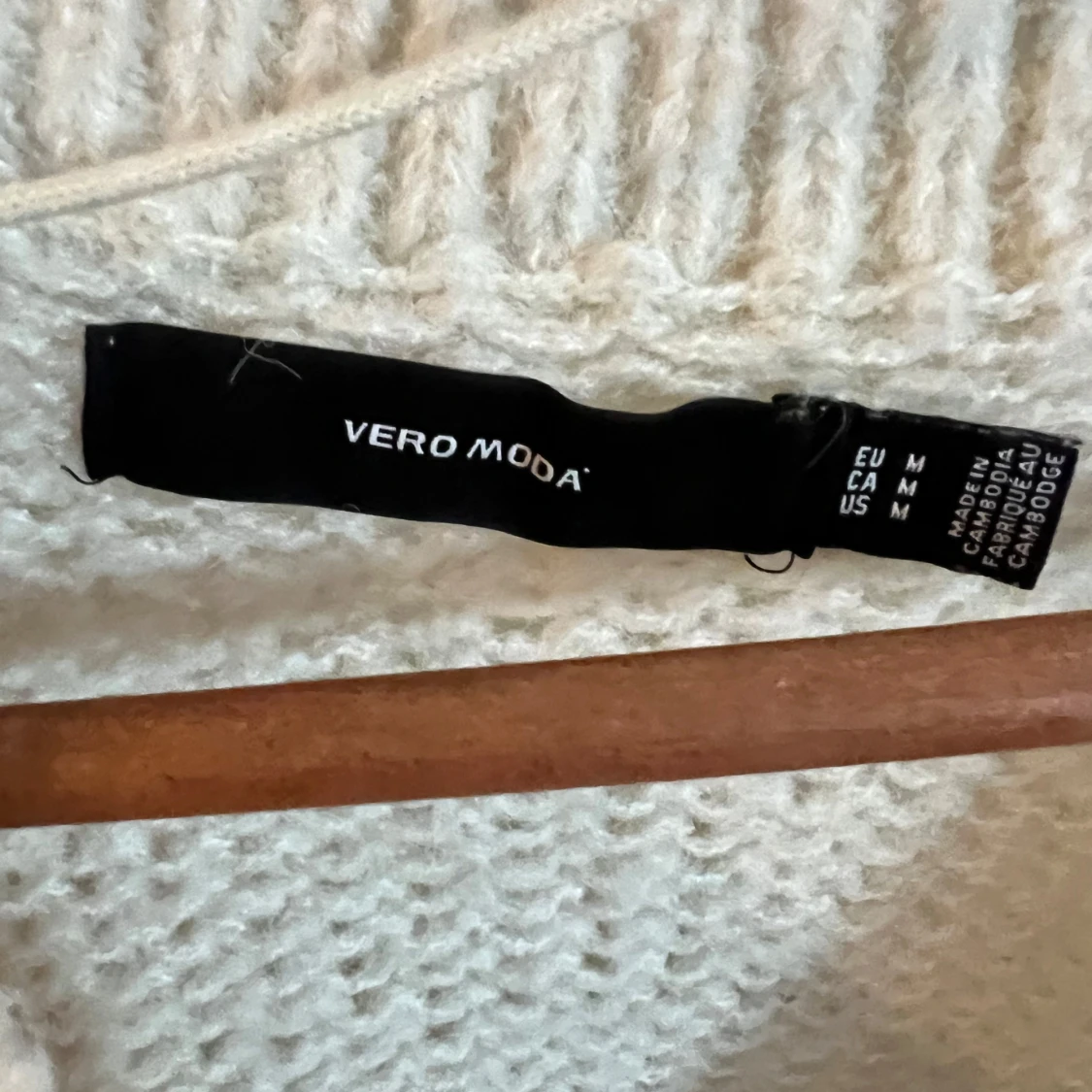 Beige stickad tröja från Vero Moda - 1