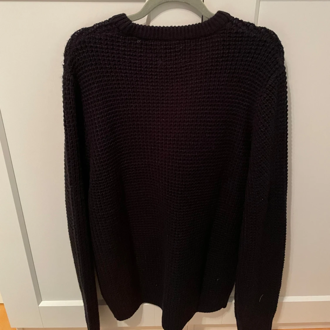 Mörk mörk blå stickad tröja från Jack & Jones - 2