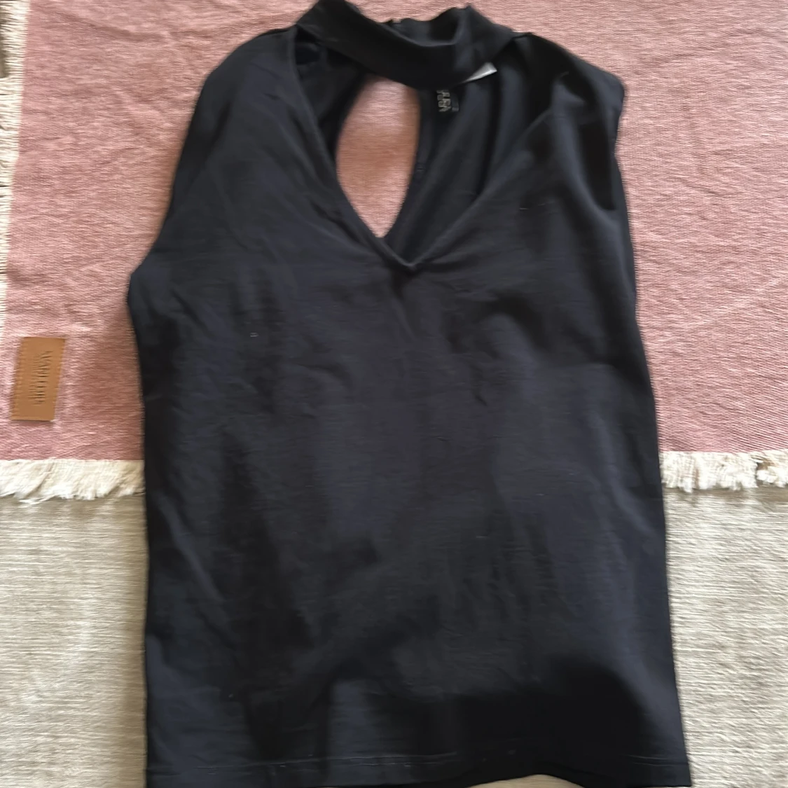 Svart ärmlös topp från H&M Divided