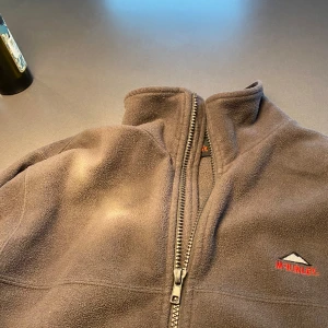 Fleece tröja - Säljer nu denna riktigt snygga fleece tröjan från McKinley, bara höra av dig vid funderingar😀