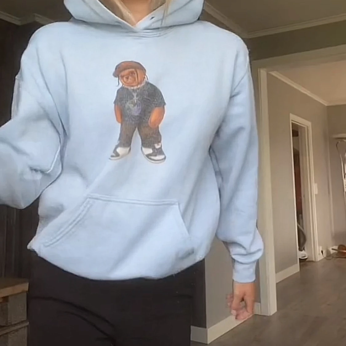 Ljusblå hoodie från Gildan