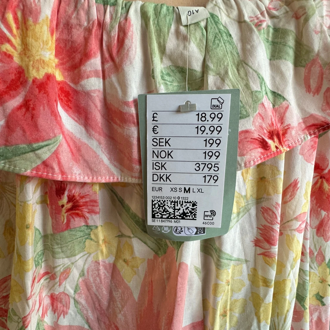 Blommig sommarklänning - 2