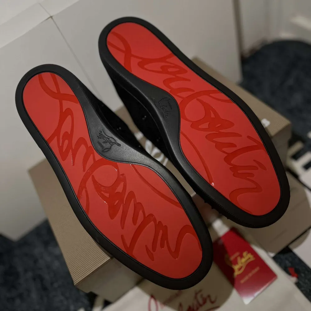 Christian Louboutin Loubs  Size:42  Including: -Box -Dustbag -Shoehorn -Receipt + Papers . Kengät.