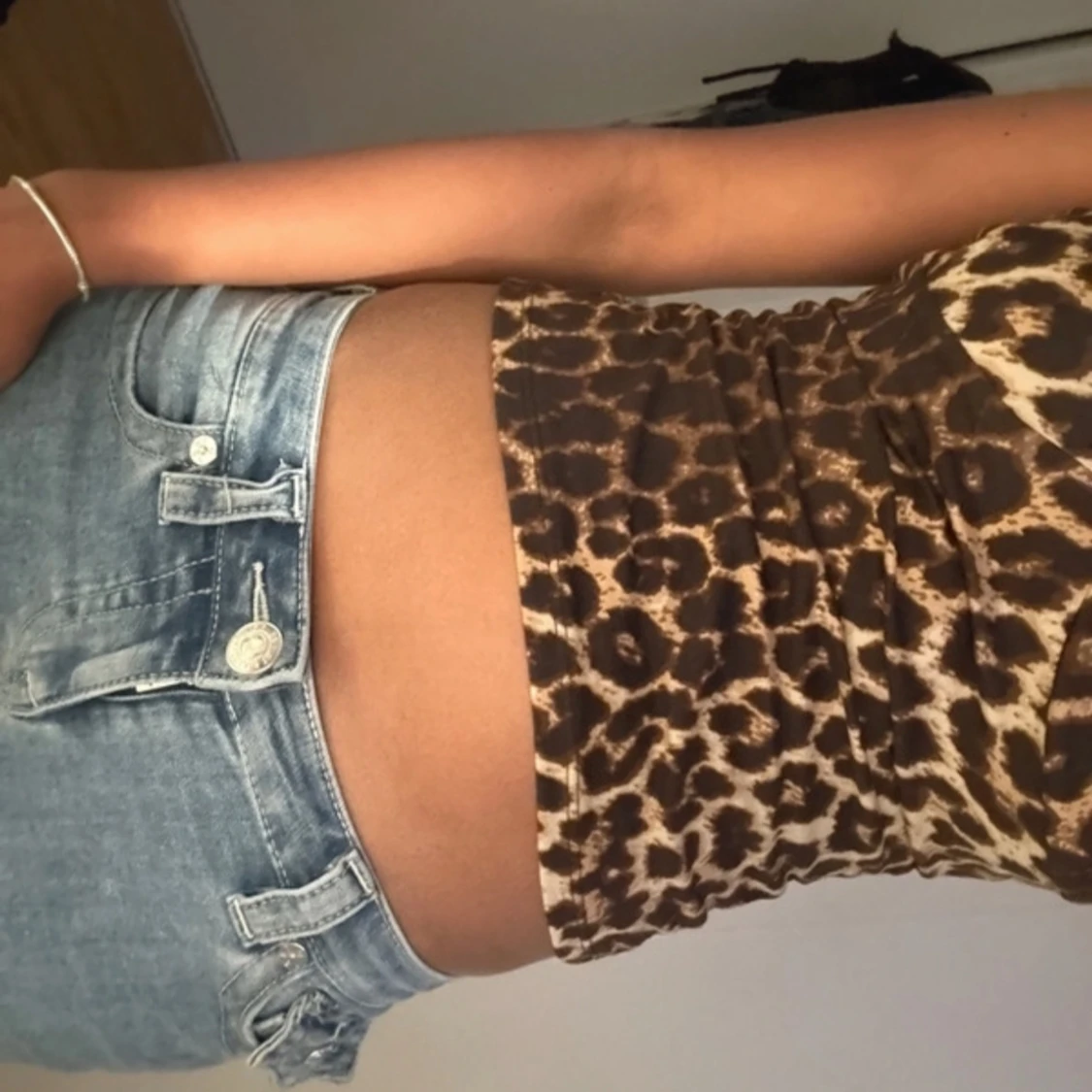 Leopardmönstrad croppad topp - 1