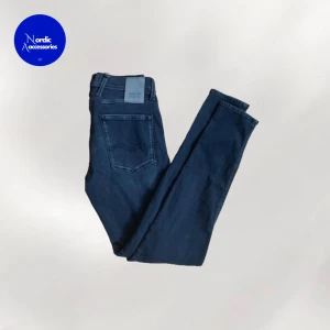 Replay jeans  - Replay jeans slim fit. Storlek 31/32. Hör av er vid fler frågor! 