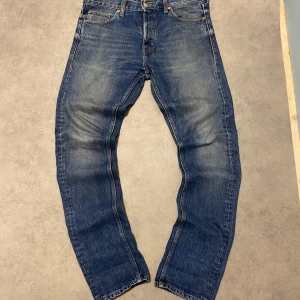 Weekday baggy jeans  - Säljer dessa riktigt snygga baggy jeans från Weekday med sjuk snygg wash | storlek 31/34 | skick 10/10 | kolla in profilen för liknande produkter och skriv vid minsta lilla fråga 😄😄