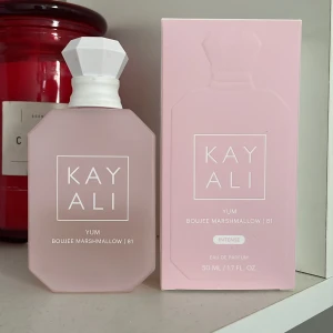 Kayali Yum Boujee Marshmallow 81 Eau de Parfum - Kayali boujee marshmallow 50ml, halva kvar!