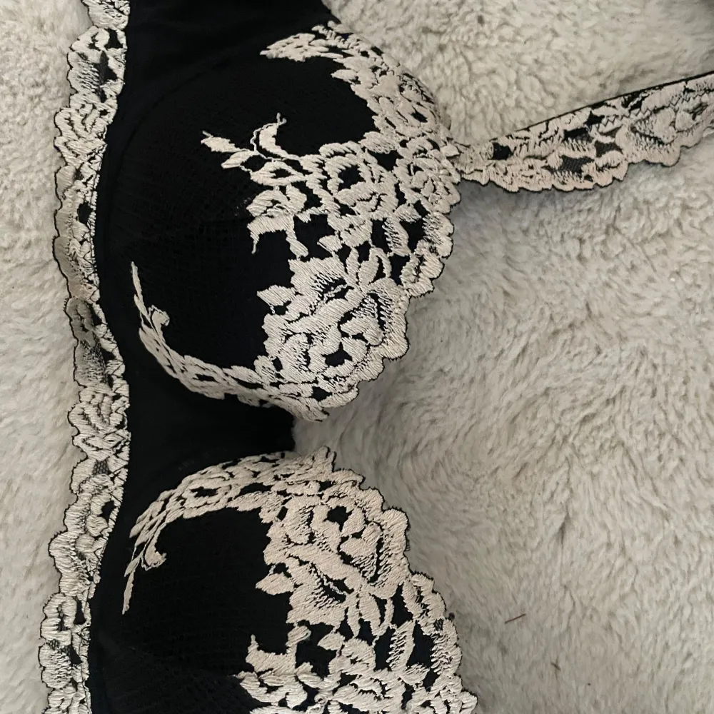 Intimissimi bh, använd 1 gång🩷, 80B. Muu.