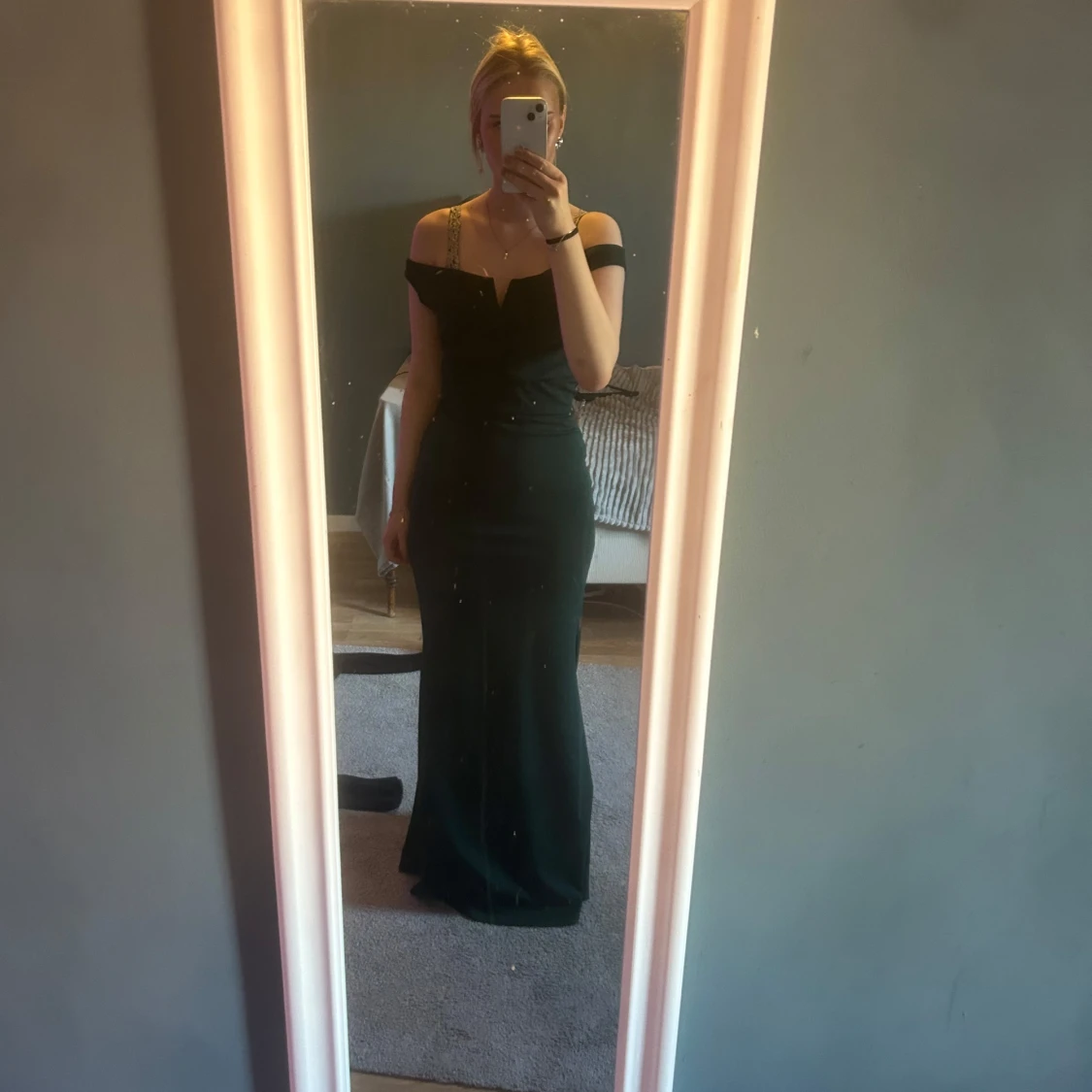 Mörkgrön långklänning från WalG