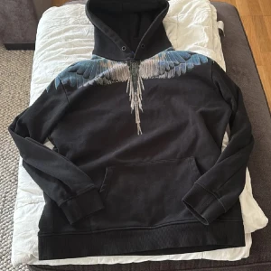 Marcelo hoodie  - Skick 8-10,snöre tillkommer inte 