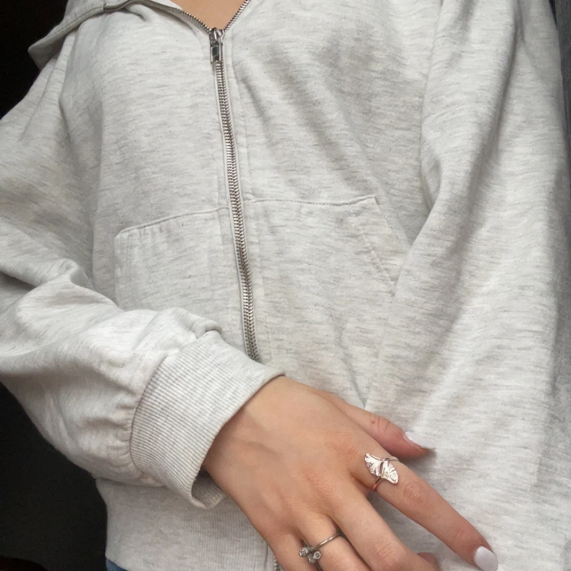 Grå hoodie med dragkedja - 2