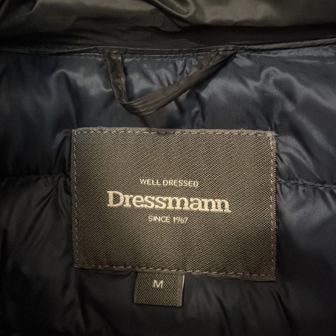 Svart dunväst från Dressmann - 2