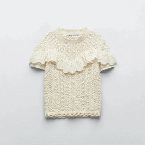 Zara virkad topp - Jättefin som inte kommer till användning, inga defekter! Tröjan säljs inte längre ❣️