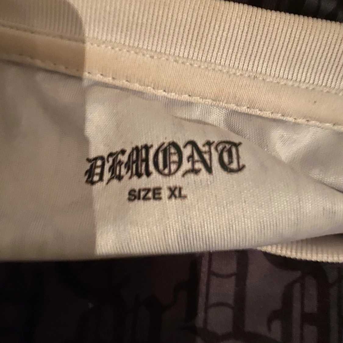 Mönstrad t-shirt från Demont - 2