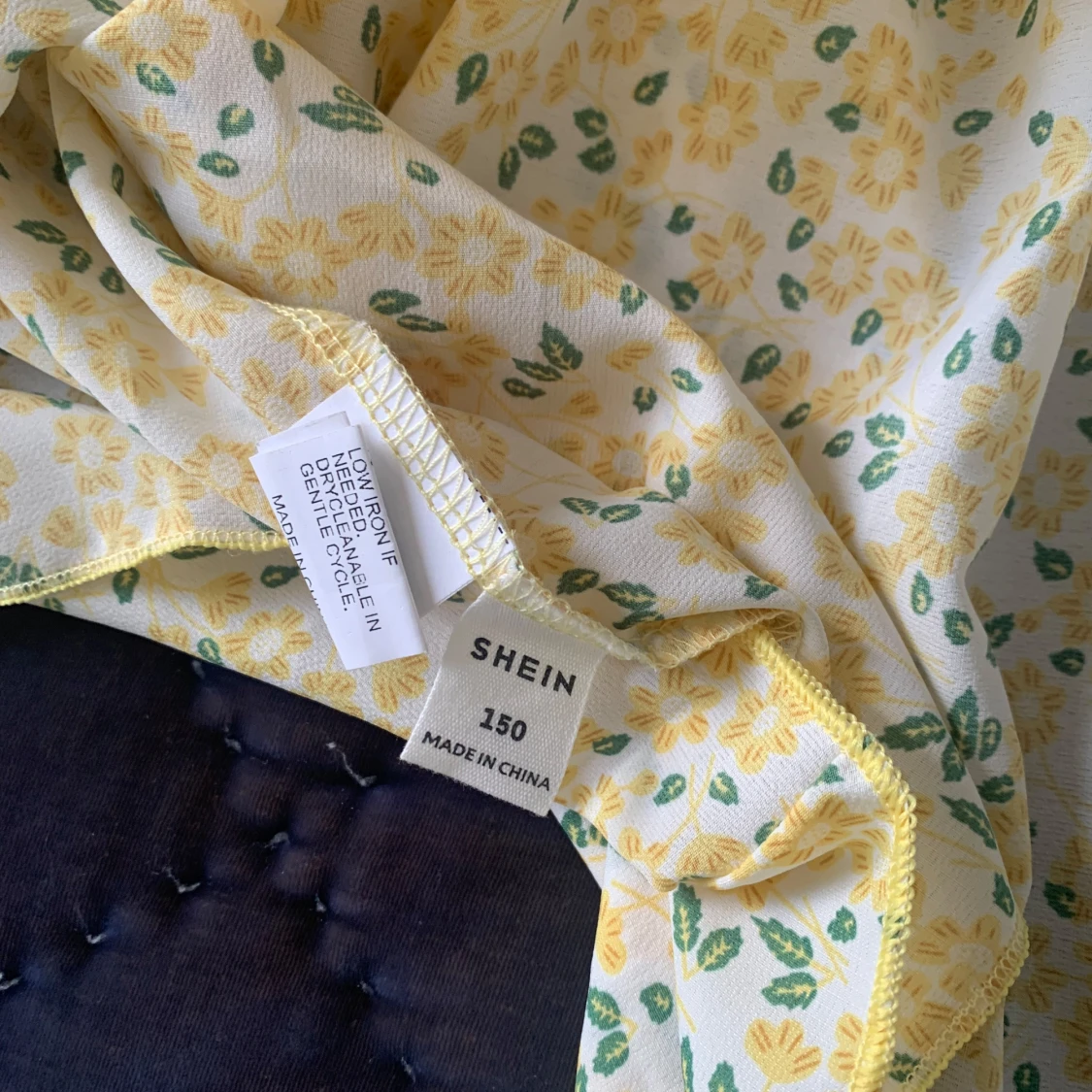 Blommig klänning, strl 150 - 1