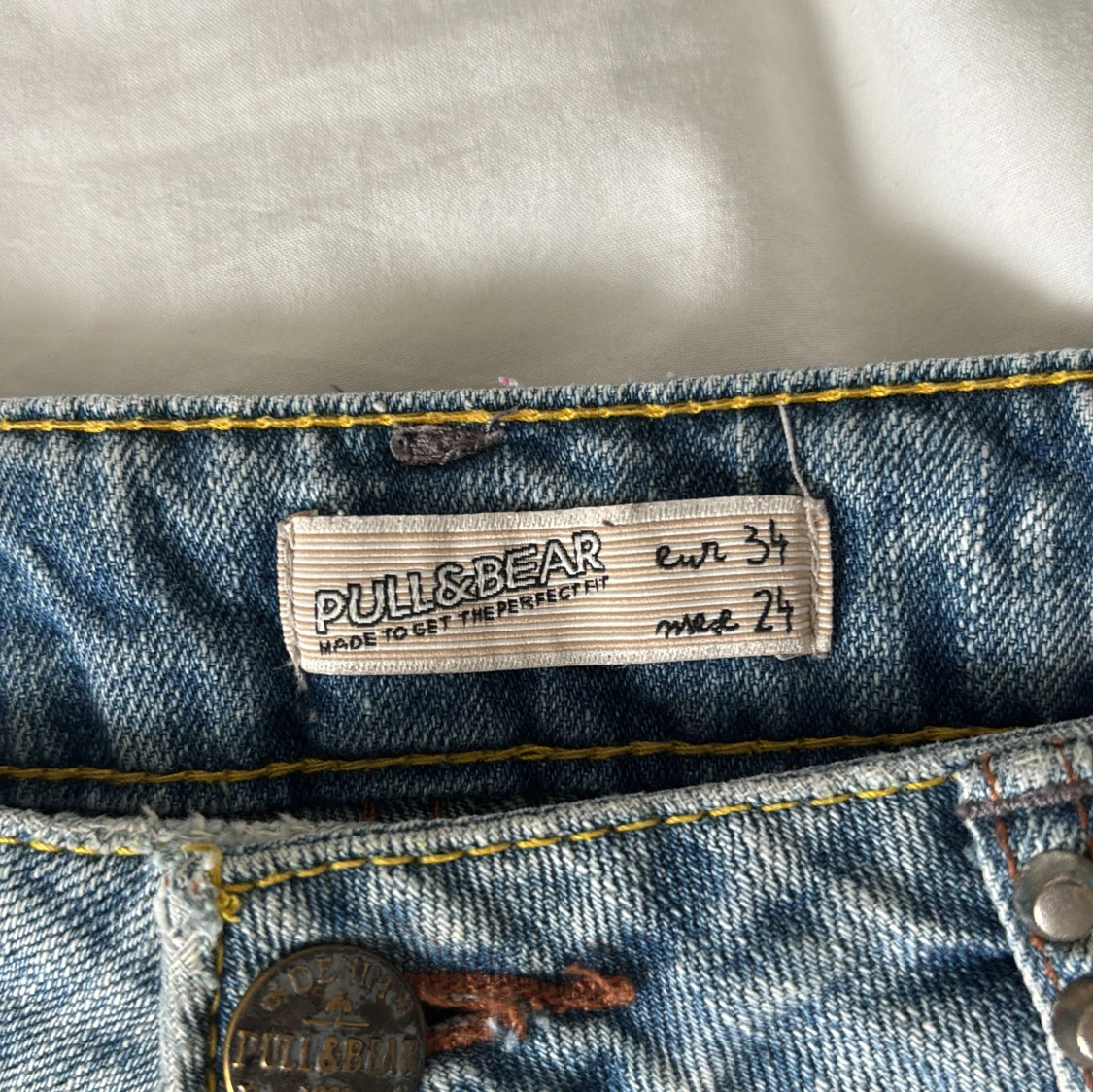 Jeansshorts med nitar från Pull&Bear - 1