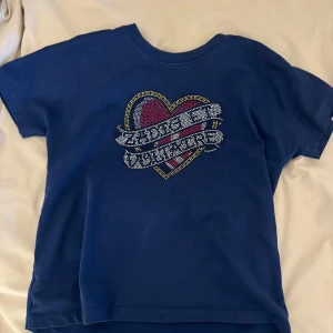 ZADIG&VOLTAIRE T-SHIRT - Jättefin t-shirt som intr säljs längre och den är äkta❤️går ej ner i pris