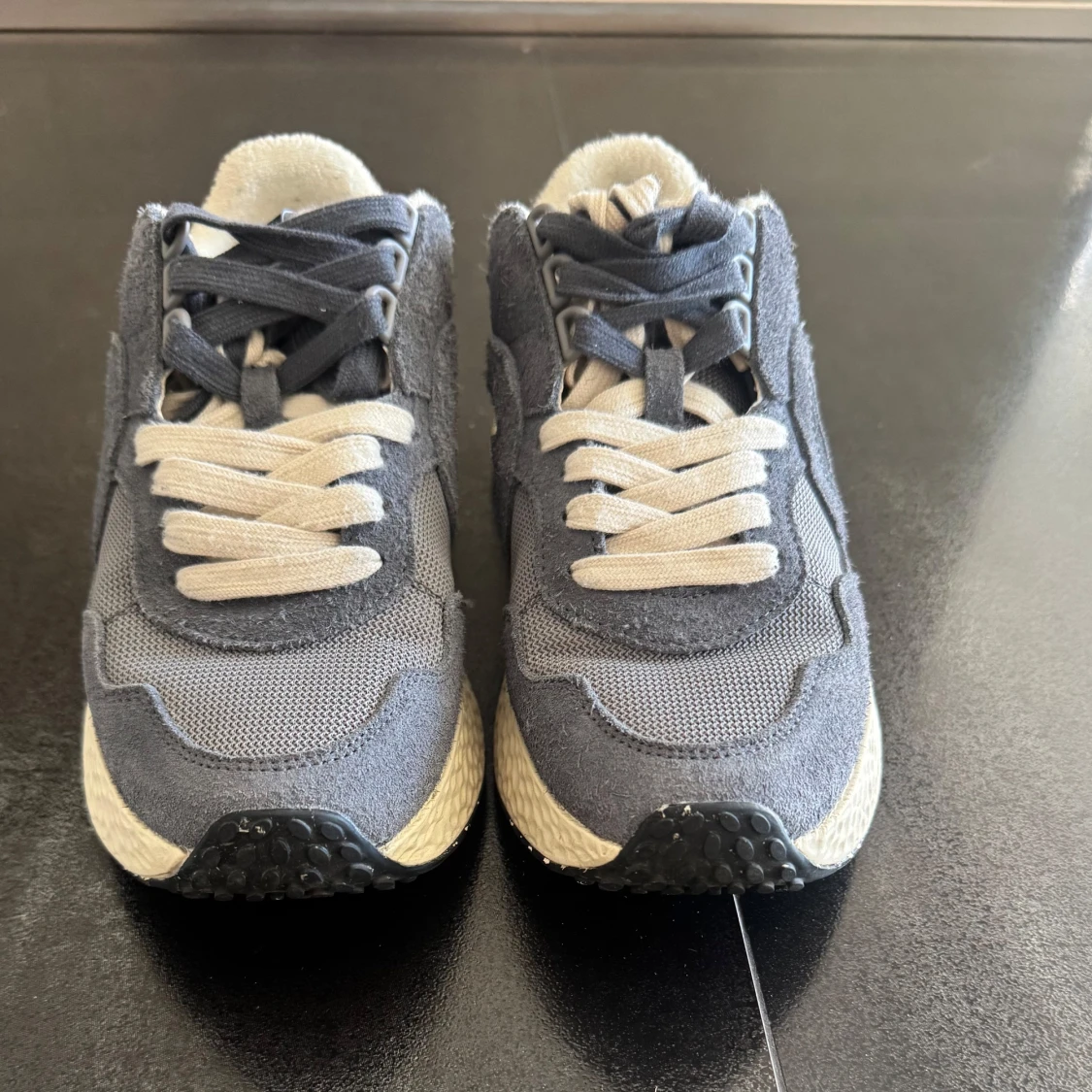 Ljus blå sneakers från No Name - 1