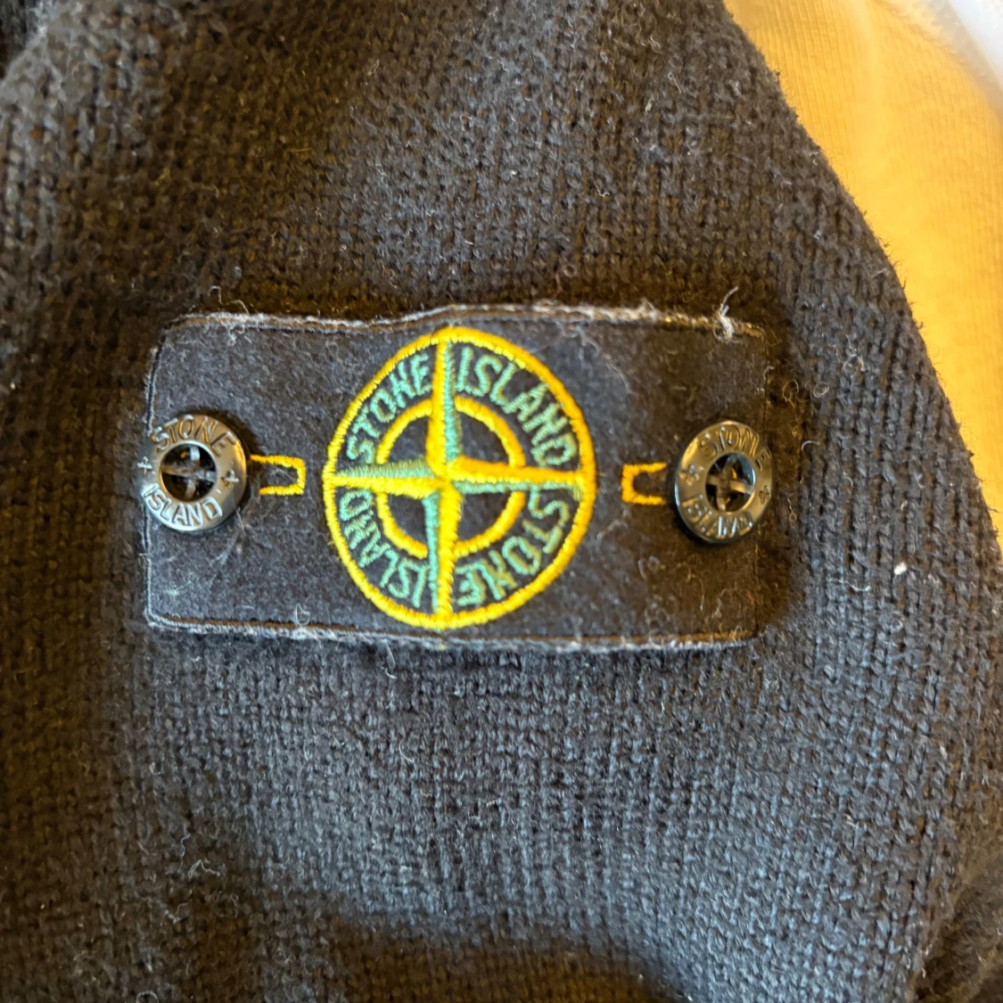 Svart tröja med dragkedja från Stone Island - 2