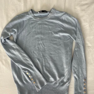 Ljusblå tröja från Zara - Så fin färg