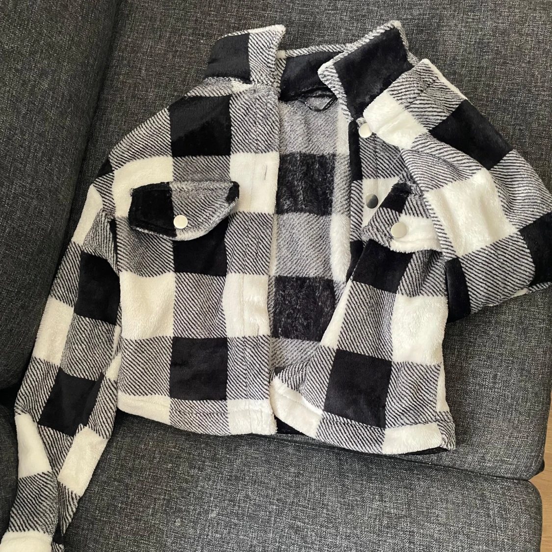 Svartvit rutig jacka